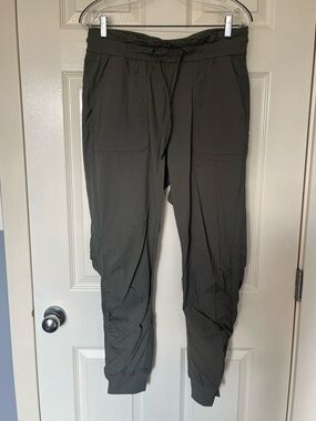 Lululemon dance studio jogger - size 10